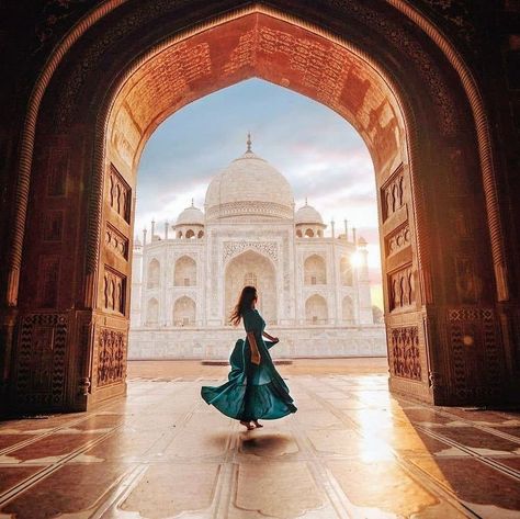 Outfits To Visit Tajmahal, Delhi Outfits Travel, Agra Outfit Ideas, Rajasthan Aesthetic Pictures, Taj Mahal Outfit, Taj Mahal Outfit Ideas, Delhi Outfits, Beaches Photography, Aesthetic Status