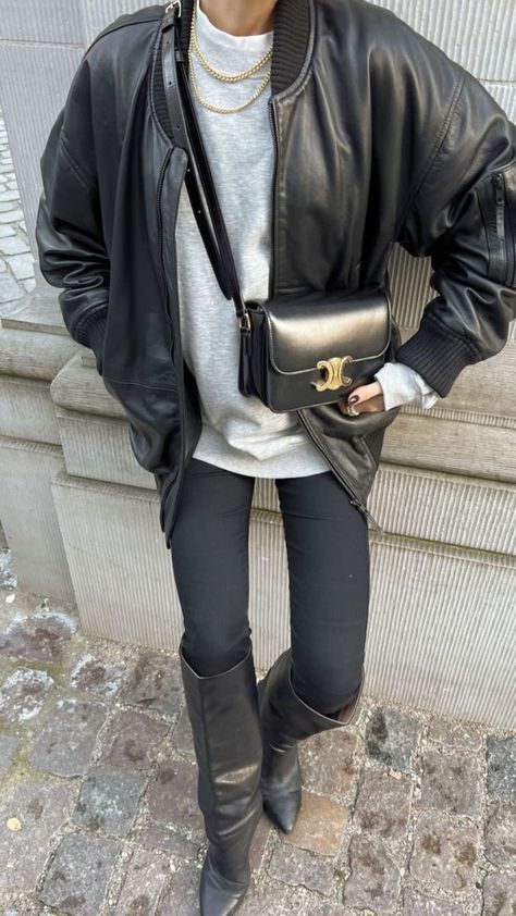 Luxe Wardrobe, Corporate Goth, Ootd Women, Cozy Fall Outfits, Daily Fashion Inspiration, Easy Winter Outfit, Androgynous Fashion, Minimalist Chic, Fashion Victim