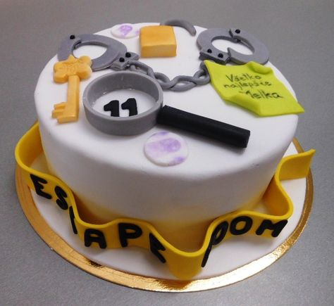 Escape Room Theme Cake, Clue Birthday Cake, Secret Agent Birthday Cake, Escape Room Cake Ideas, Mystery Wedding, Escape Room Themes, Spy Party, Adventure Theme, Escape Game