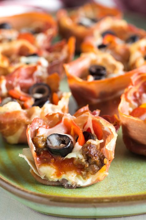 Best Low Carb Supreme Pizza Cups Recipe #ASpicyPerspective #keto #ketogenic Low Carb Spaghetti, Pizza Cups, Supreme Pizza, Low Carb Low Fat Recipes, Low Carb Muffins, Low Carb Low Sugar, Best Low Carb Recipes, Low Carb Tortillas, Low Carb Pizza