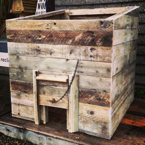 Reclaimed wood coal bunker Storage Ideas Outdoor, Man Cave Inspiration, Coal Storage, Coal Bunker, Coal Stove, Log Store, Garden Workshops, Wood Store, Firewood Storage