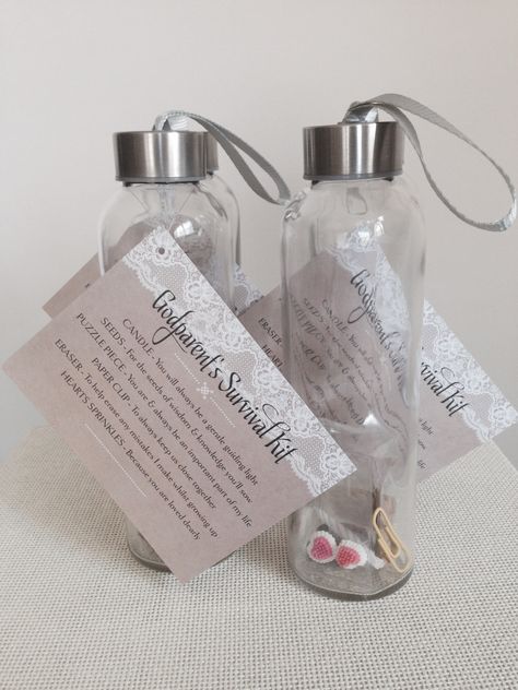 Godparents Souvenir -- the water bottle serves as a functional keepsake in addition to a container Godparents Souvenir Ideas, Baptismal Ideas, Souvenir Ideas, Godfather Gifts, Girl Birthday Themes, God Parents, Paper Hearts