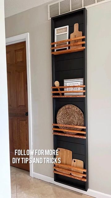 Living Inspiration on Instagram: "Yes or no? ❤️ Credit: @diywithmeareke . If you’re the owner of this content and want it removed, send us a dm 🥰 . . . . #diydecor #diyideas #diylove #diy #dıy #diyinspiration #interior_and_living #interiorgoals #interiorideas #interiorstyle #interiordecor #interiordesign #interiorinspo #interiorlove #interiorhome #decorinspiration #decorgoals #decorlovers #decorcrushing #decorideas #decorationideas #decorationinterieure" Black Wall Entryway Front Entry, Shelves Next To Kitchen Window, Kitchen Shelf Wall, Pole Wrap Kitchen Cabinet, Small Kitchen Pantry Ideas, Unique Home Ideas, Kitchen Shelf Ideas, Farmhouse Exterior Ideas, Bathroom Color Schemes