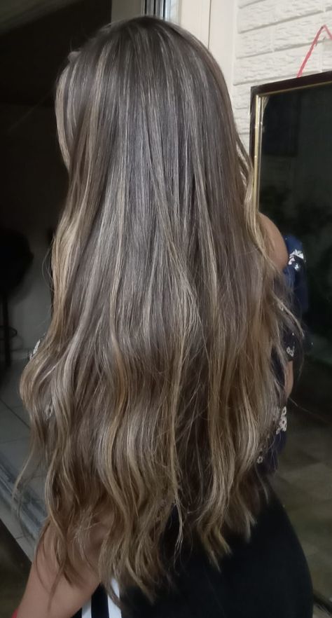 Beach Blonde Hair Color, Beach Blonde Hair, Balayage Straight Hair, Balayage Hair Caramel, Honey Blonde Hair Color, Lighter Hair, Ash Hair Color, Brown Hair Inspo, Brunette Hair With Highlights