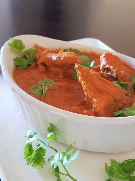 Kashmiri Chicken (Murgh), a succulent delicacy which is famous all over the world and is one dish which makes the main dish tastier. With the overflow of flavours, Kashmiri Chicken (Murgh) has always been everyone’s favourite. The recipe of Kashmiri Chicken (Murgh)is very simple and can be made in restaurant style using few ingredients. Kashmiri Chicken, Indian Flat Bread, Indian Curries, Veg Dishes, Roasted Cashews, Roasted Nuts, Indian Curry, Dry Fruits, Chicken Curry