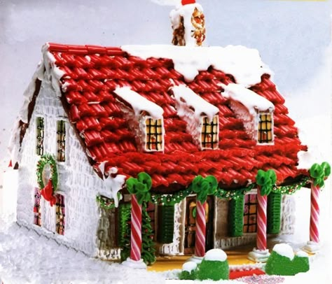 Gingerbread House Ideas for a Sweet Christmas - Susan Said... WHAT?! Unique Gingerbread House Ideas, Roof Idea, Gingerbread House Patterns, Vintage Gingerbread, Gingerbread House Party, Gingerbread House Template, Christmas Gingerbread Houses, Gingerbread Cottage, Gingerbread House Parties