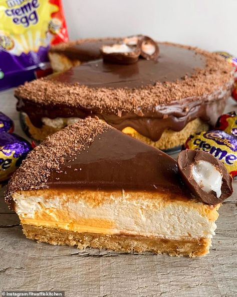 Quick Summer Desserts, Easter Cheesecake, No Egg Desserts, Best Chocolate Desserts, Vanilla Cheesecake, Chocolate Bites, Easter Desserts Recipes, Creme Egg, Chocolate Filling