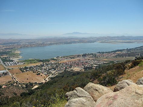 Lake Elsinore, California - Wikipedia, the free encyclopedia Lake Elsinore California, House In California, Weather Temperature, Lakes In California, Places In California, Lake Elsinore, Buy A House, Canyon Lake, Cathedral City