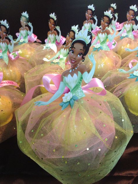 Custom Princess Tiana  candy apples! #princesstiana #candyapples #apples2love #customtreats #instacute #appleglam #sweetandcrunchy #partyfavors Princess Tiana Candy Apples, Princess And The Frog Candy Apples, Princess Candy Apples, Princess Tiana Birthday Party Ideas, Tiana Party, Princess Tiana Party, Princess Tiana Birthday Party, Tiana Birthday Party, Gourmet Candy Apples