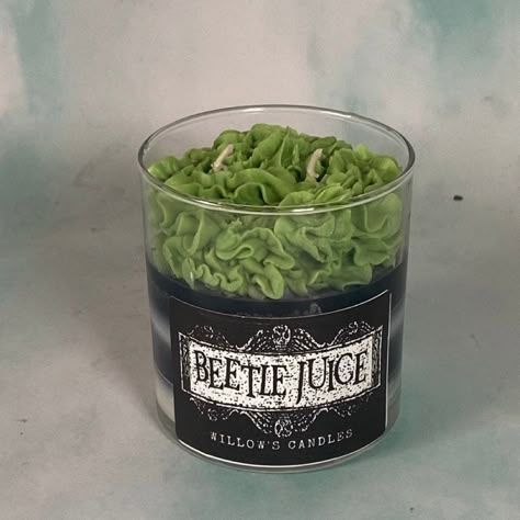 Halloween Candle Ideas, Halloween Candles Diy, Candles Halloween, Gothic Candles, Candle Halloween, Homemade Scented Candles, Witch Candles, Candle Smells, Halloween Candle