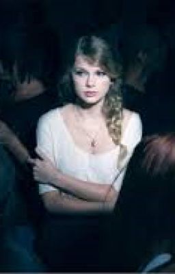 Alone In A Crowd, Taylor Swift Photoshoot, Taylor Swift New Album, The 1989 World Tour, Crowded Room, Taylor Swift Speak Now, Single People, Speak Now, Taylor Swift Album