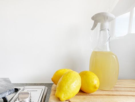 6 Sustainable Living Tips for Homeowners - Luxe Beat Magazine Natural Disinfectant, Spring Cleaning Checklist, Hard Water Stains, Homemade Cleaning Products, Dishwasher Detergent, Cleaners Homemade, Hard Water, White Vinegar, Cleaning Routine