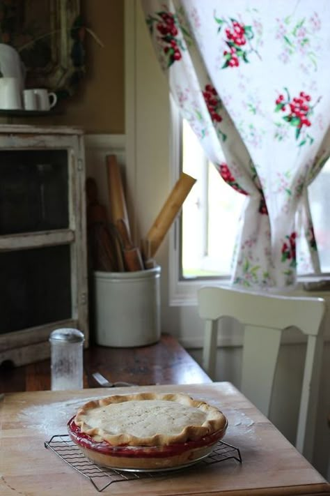 Appalachian Charm Cooking Outside Aesthetic, Grandma's Kitchen, Casa Country, Farm Living, Country Kitchens, A Simple Life, Country Love, Grandma's House, The Simple Life