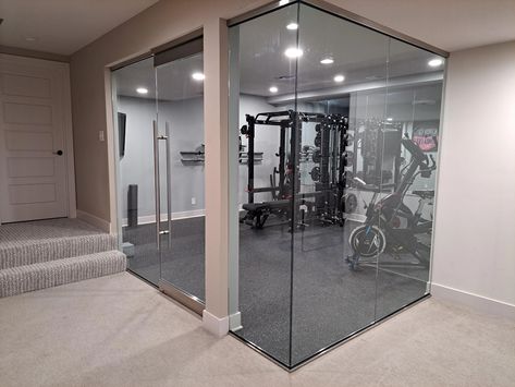 Basement Gym And Family Room, Glass Gym, Gym Basement, Basement Home Gym, Door Gym, Exercise Space, Small Home Gym Ideas, Home Gym Basement, Home Architect