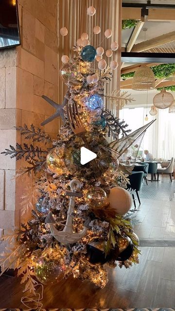 ÚNICO DECORACIÓN NAVIDAD on Instagram: "Happy clients 🪼⚓️
Restaurante Palmarés en Mazatlán, Sinaloa.

Estamos enamorados del diseño de este árbol, súper original y por supuesto ÚNICO ✨" Happy Clients, Christmas Trees, Trees, Christmas Tree, Christmas, On Instagram, Instagram