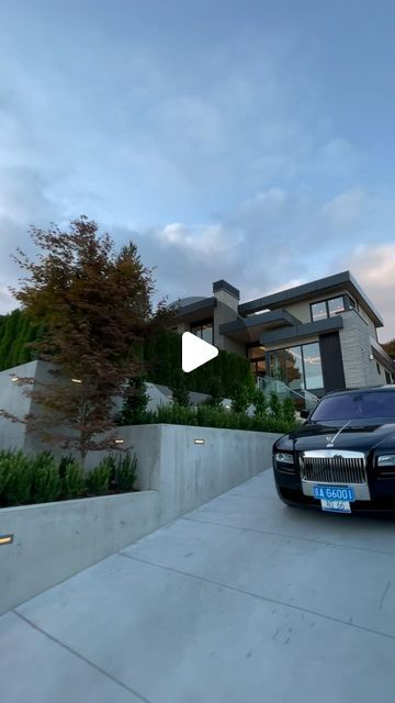 Luxury Listings on Instagram: "Modern home in West Vancouver, Canada! 🇨🇦 

Filmed and directed by @luxury_listings 

#luxurylistings #luxuryrealestate #realestate #mansion" Luxury Listings, West Vancouver, Vancouver Canada, Facades, Luxury House, Luxury Real Estate, Modern Home, Mansion, Vancouver