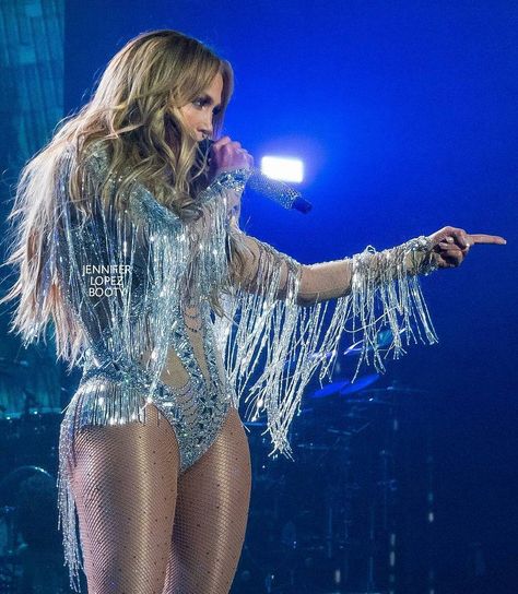 JLO concert dress Jennifer Lopez Concert Outfits, Jlo Concert Outfit, Jlo Concert, Jennifer Lopez Concert, Pretty Ponytail, Jennifer Lopez Body, Fashion Ponytail, Hairstyles 90s, Concert Dress