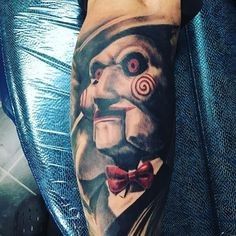 Billy Saw Tattoo, Saw Tattoo, Jigsaw Tattoo, Joker Tattoo Design, Horror Movie Tattoos, Horror Design, Typography Tattoo, Gangsta Tattoos, Clown Tattoo