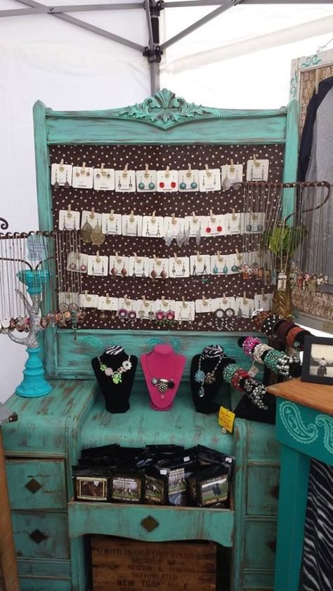 Jewerly Display, Jewelry Booth, Antique Booth Ideas, Craft Show Booth, Jewerly Displays, Craft Fairs Booth, Craft Booth Displays, Boutique Display, Diy Jewelry Display