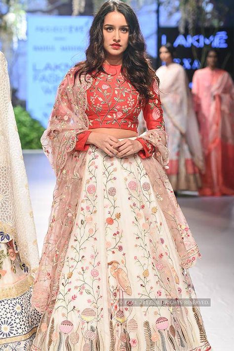 LFW '17: Day 3: Rahul Mishra Traditional Pictures, India Actress, Simple Lehenga, Shraddha Kapoor Cute, Lehnga Dress, Bridal Lehenga Collection, Aamir Khan, Theme Dress, Indian Lehenga