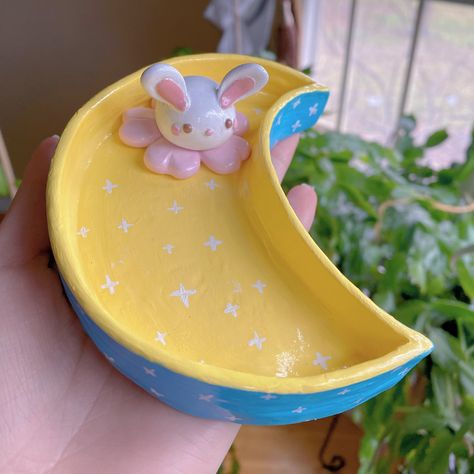 Cute Moon Bunny Clay Trinket Tray Jewelry Dish - Etsy Canada Moon Clay Tray, Clay Trinket Tray, Bunny Clay, Animals Step By Step, Clay Tray, Moon Bunny, Clay Bear, Miniature Clay, Clay Sculptures