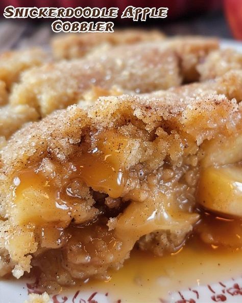 Recipes Gourmand | Snickerdoodle Apple Cobbler 🍏🍪 | Facebook Snickerdoodle Cobbler Recipe, Snickerdoodle Apple Cobbler, Snickerdoodle Cobbler, Warm Desserts, Dump Cakes, Apple Cobbler, Snickerdoodle Cookies, Dump Cake, Cobbler Recipes