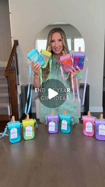 Kristin Miller | Mom of 2 on Instagram: "End of year class gifts🍦🧊Comment “cool” to get all the supplies + both free printable files sent directly to your DMs! These would be so great as end of year class gifts OR summer party favors!! They end up being about $3 per favor for everything included🤍 • The popsicle containers are from @dollartree but i found them on amazon and linked them if you cant find them in store!  • Find all supplies to make these on my @shop.ltk  • #kidspartyideas #kidspartyfavors #classgifts #teachergift #giftidea #lastdayofschool" End Of School Year Gifts For Students Party Favors, End Of Year Friend Gifts, Summer Gift Ideas For Students, End Of School Gifts For Friends, End Of School Year Classmate Gifts, End Of Year Gifts For Toddlers, End Of Year Treats For Kids, Gifts For 2nd Graders, Cute Diy Party Favors