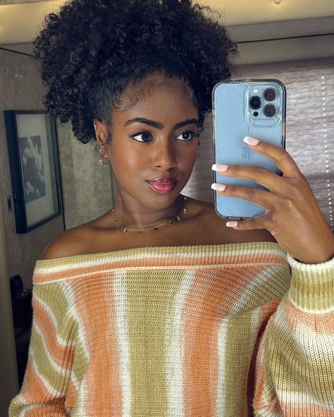 Instagram Low Tension Natural Hairstyles, Girly Hairstyle, Natural Hair Care Tips, Natural Hair Beauty, Natural Hair Updo, The Embrace, Natural Hair Journey, Crown Hairstyles, Natural Hairstyles