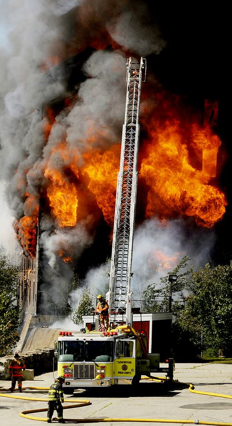 Fire Fighter Aesthetic, Firefighter Wallpaper, Firefighter Aesthetic, Firefighter Images, Fire Dept Logo, Firefighter Photography, Patrick Peterson, Firefighter Brotherhood, Firefighter Training