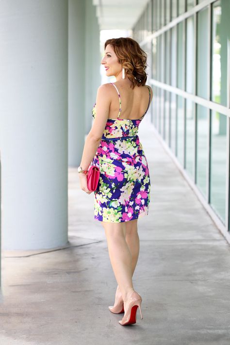 Hot Women Dress, Perfect Legs, Ruffles Fashion, Beautiful Women Over 40, Miami Fashion, Floral Dress Summer, Fashion Poses, Wedding Guest Outfit, Guest Dresses