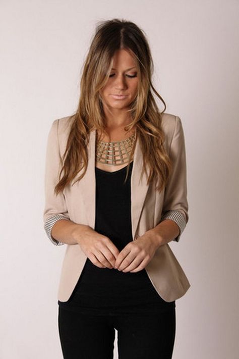 #womensfashion #trendyclothes #trendyfashion Look Working Girl, Business Professional Attire, Interview Outfits, Mode Tips, Woman In Black, Tan Blazer, Blazer Outfit, Professional Attire, Interview Outfit