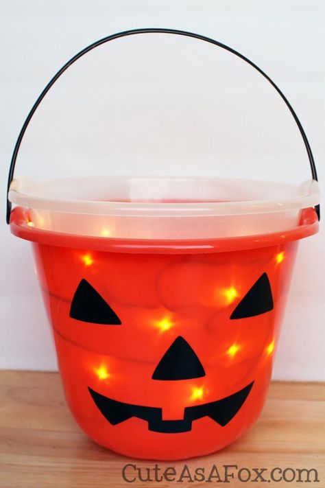 Light-up Trick or Treat Pail Halloween Plastic Pumpkins, Halloween Lights Diy, Fox Light, Bethany Lowe Halloween, Treat Bucket, Pumpkin Bucket, Bucket Light, Mickey Pumpkin, Halloween Buckets