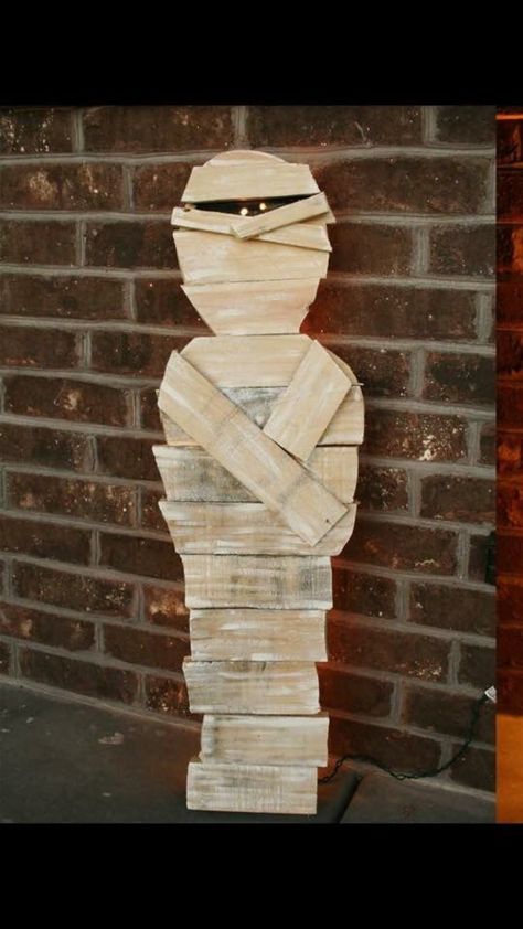 Halloween Decorations Outdoor Porch, Easy Outdoor Halloween Decorations, Halloween Decorations To Make, Halloween Yard Art, Fall Wood Crafts, Halloween Decorations Outdoor, Halloween Wood Crafts, Adornos Halloween, Halloween Crafts Decorations