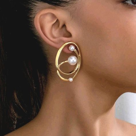 Women's Chunky Oval Hoop Gold Tone Drop Faux Pearl Formal Evening Cocktail Wedding Classy Statement Earrings, New No Tags Elegant & Chic, Perfect For Any Formal, Special Occasion, Or Casual Events ! So Unique! Not Heavy, Comfortable To Wear Gold Tone Zinc Alloy Material Dimensions : 1.9" H X 1.4" W Pet & Smoke Free Environment, Offers Welcomed, Fast Shipping! Bundle This Item With Another 2/$30 Item In My Closet, And I Will Send You A $30 Offer On Both! There Are Hundreds Of Participating Items To Choose From. To Find These Items, Type Agfpsale In The Search Bar On Poshmark Or Click The Agfpsale Style Tag On This Listing! Check Out My Closet For Many More Trendy Belts, Pearl Statement Earrings, Crystal Pearl Earrings, Wedding Classy, Chunky Pearls, Cocktail Wedding, Statement Drop Earrings, Evening Cocktail, Large Hoop Earrings