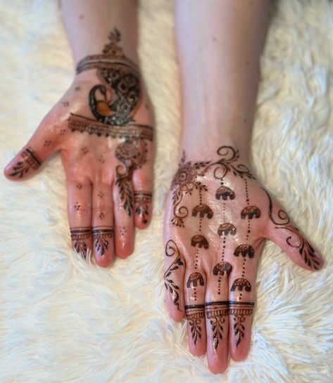 Peacock and little elephant for the bridesmaid. 🦚🐘. . . Follow @hennaxshara for more new designs. . Currently booking for 2024-2025 bridal, non bridal, appointments DM☝️ to get your spot now. . . . . . . Bridal henna, NYC henna artist, dainty henna, Peacock, elephant #nychenna #hennaxshara #nyhenna #hennaartist #ushenna #bronxhenna #brooklynhenna #queenshenna #manhattanhenna #elephanthenna #peacockhenna #daintyhenna Dainty Henna, Henna Peacock, Henna Artist, Bridal Henna, New Designs, Henna, Elephant, Quick Saves