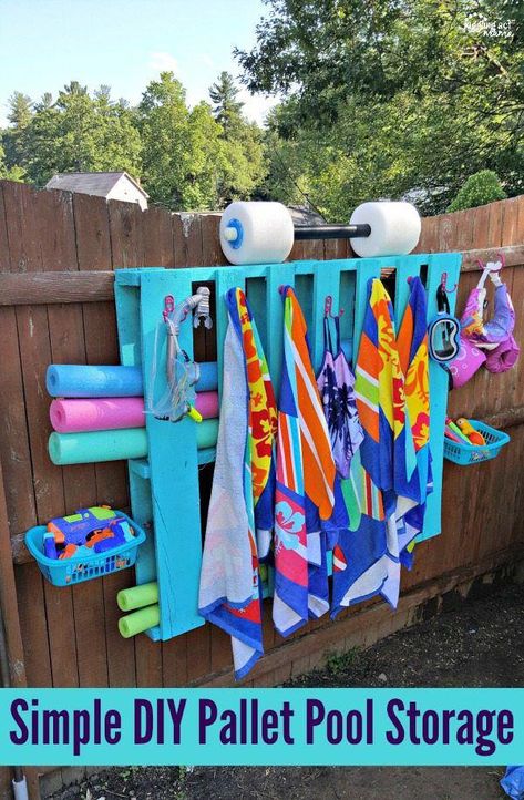 Simple DIY Pallet Pool Storage #poollandscape Pallet Pool Storage, Diy Pallet Pool, Pallet Pool, Poolside Decor, Pool Storage, Pool Life, Above Ground Pool Ideas, Ground Pool Ideas, Pool Fun