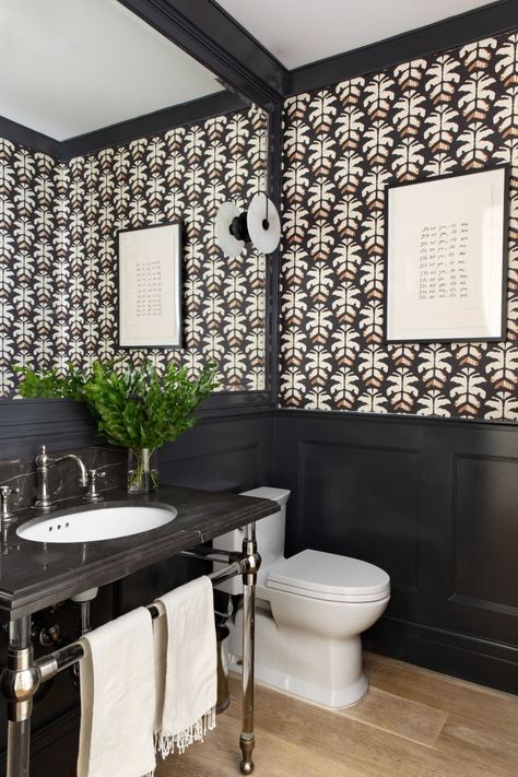 Interior Designer Tali Roth’s Apartment Is Filled With Family-Friendly Hacks Bathroom Wainscoting Ideas, Classic Powder Room, Bathroom Paint Color, Black Powder Room, Powder Room Design Ideas, Best Bathroom Paint Colors, Black Wainscoting, Small Bathroom Paint, Installing Wainscoting