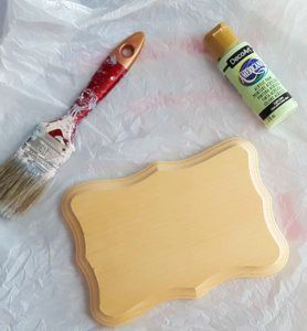 How To Iron On Wood, Htv On Painted Wood, Iron On Vinyl On Wood, Htv On Wood, Key Holder Diy, Printable Htv, How To Make Signs, Painted Wood Signs, Cricut Tutorials