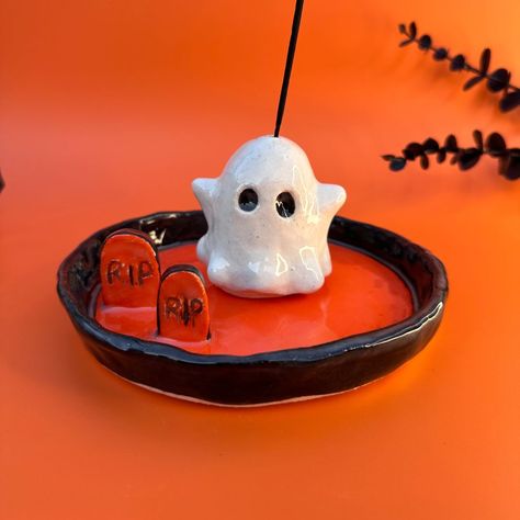 This charming pair of ghosts can be used as an incense holder or to decorate your home for Halloween or any time of year. Swipe left to check out more photos >> This piece is sold out already but I still want to post them! I do still have other beautiful ceramic pieces for sale on my Etsy store. Link in bio. #lovekillspottery #halloween2024 #halloweendecor #halloweendecorations #ghostdecor #ghosthunting #ceramicghosts #ghostlovers #ghotic #darkdecor #instagramhalloween #lovekills Ceramic Halloween Ideas, Ghost Pottery, Pottery Ghost, Ghost Incense Holder, Clay Ghost Candle Holder, Ceramic Halloween Ghosts, Ceramic Halloween, Ghost Decoration, Ceramic Pieces