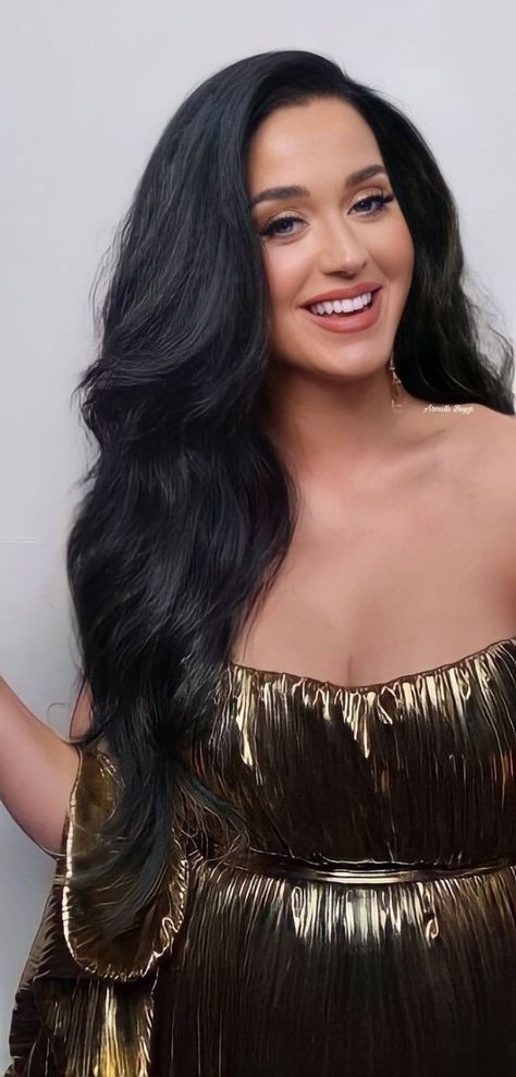 Katy Perry Black Hair, Katy Perry Makeup, Lip Makeup Ideas, Katy Perry Hair, Bright Clear Winter, Katy Perry Wallpaper, Pretty Hair Styles, Katie Perry, Raven Hair