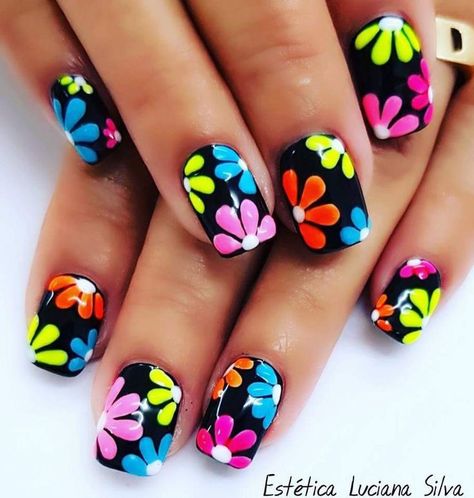 Mexican Nails Designs Flowers, Neon Flower Nail Designs, Neon Nails With Design, Fun Gel Nails For Summer, Mexican Flower Nails, Cute Neon Nails Summer, Mexican Inspired Nails, Mexican Style Nails, Neon Nail Ideas Summer