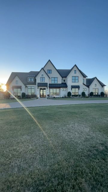 NavaRealtyGroup Texas on Instagram: "Step Inside This Luxury Estates in Parker Texas 📍 4-6+ Bedrooms 4-5+ Bathrooms 3933 - 6679+ SqFt 3-4+ Car Garage Homes priced from $1.7m - $2.9m If you’re interested in moving to Dallas Texas please click the link in the bio to schedule a consultation with us! Shalom, God bless! Thank you all for watching today’s property tour. Be sure to check us out on YouTube for full length tours! 🎥 Daily reminder. Jesus Christ Loves You. He Offers forgiveness and Houses In Texas, Houses In Dallas Texas, Dr Horton Homes, Texas Style Homes, Texas Apartment, Garage Homes, Texas Houses, House In Texas, Dallas Homes