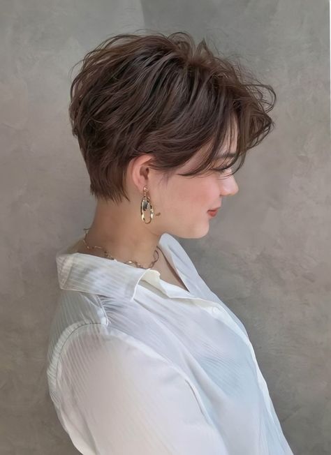 Trendy Pixie Haircut Ideas for 2024: Longer, Short, Red, and More Pixie Haircut With Highlights, Pixie Cut Chubby Face, Feminine Pixie Haircut Fine Hair, Haircuts For Teenagers, Trendy Pixie Haircut, Blonde Long Layers, Red Pixie Haircut, Pixie Shag, Brown Pixie Cut