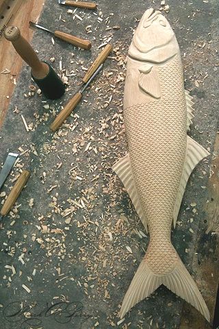 Fish Wood Carving, Wood Shavings, Wood Fish, Wooden Fish, Wood Carving Designs, Chainsaw Carving, Fish Sculpture, Ceramic Fish, Wood Carving Patterns