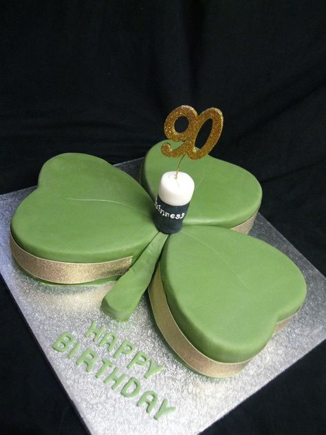 Irish Charm Irish Charm #st-patricks-day #shamrock #green #lucky #irish #paddy #stpaddys #leprechaun #pot-of-gold #cakecentral Cake St Patricks Day, Four Leaf Clover Cake, St Patricks Cake, Irish Cake Decoration, Irish Cakes Theme, Clover Birthday Cake, Irish Birthday Cake, Lucky Cake, Rainbow Waffles