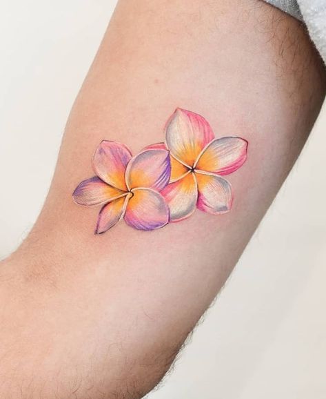 Hibiscus Flower Tattoos Simple, Colored Plumeria Tattoo, Summer Flowers Tattoo, Diamond Head Tattoo Hawaii, Hawaii Tattoo For Women Small, Hawian Flower Tattoos Women, Plumarias Flower Tattoo, Beach Flower Tattoo, Small Hibiscus Flower Tattoos