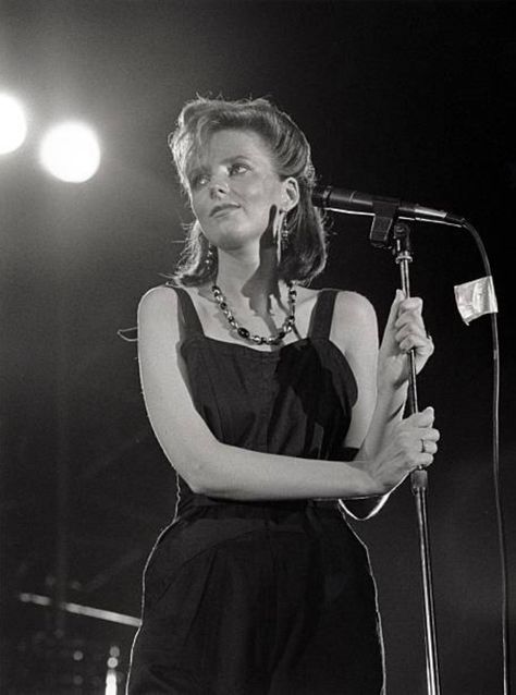 Clare Grogan, Altered Images, Famous Women, 80s Fashion, Concert, Music