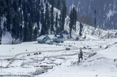 Kashmir In Winter, Aru Valley, Pahalgam Kashmir, Kashmir India, Sports Photos, Winter Scene, Winter Scenes, Holiday Travel, The Winter