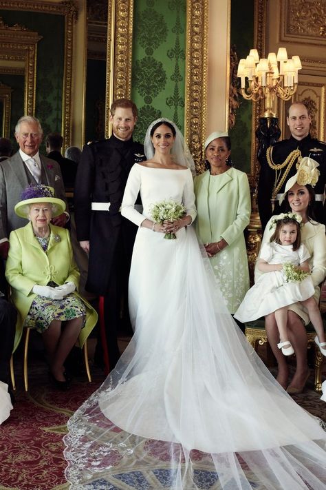 Who Are Prince Harry’s Godchildren? You Definitely Saw 3 of Them at the Royal Wedding Ratu Elizabeth, Estilo Meghan Markle, Harry And Meghan Wedding, Princ Harry, Harry Wedding, Meghan Markle Wedding, Family Wedding Photos, Prins Harry, Princess Meghan