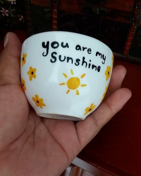 This mini cup is covered with sunflowers 🌻 Sunflower Pottery, Sunshine Painting, Diy Pottery Painting, Color Me Mine, Painted Cups, Painted Mugs, Diy Pottery, Pottery Cups, Painted Pots